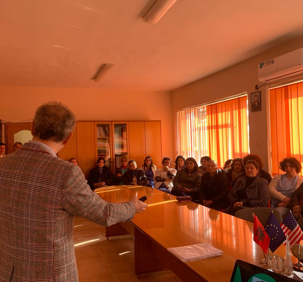 Read more about the article Sesion i akredituar informues në Spitalin e Peshkopisë